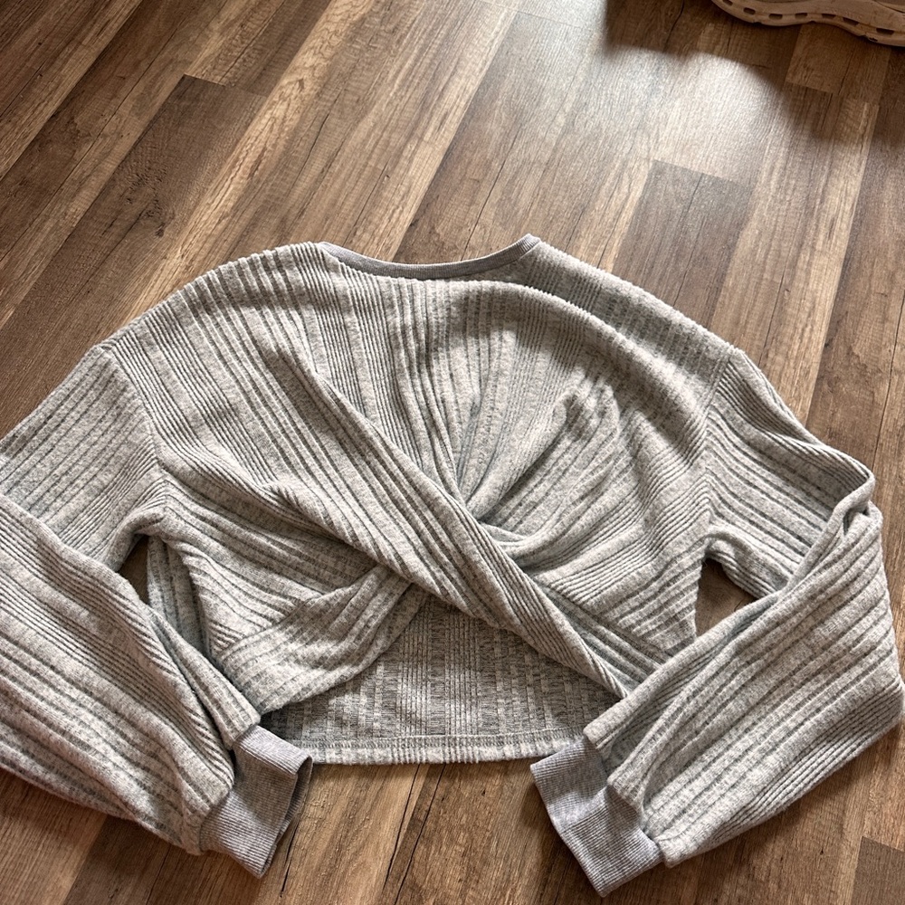 SHEIN Light Gray Ribbed Knit Top